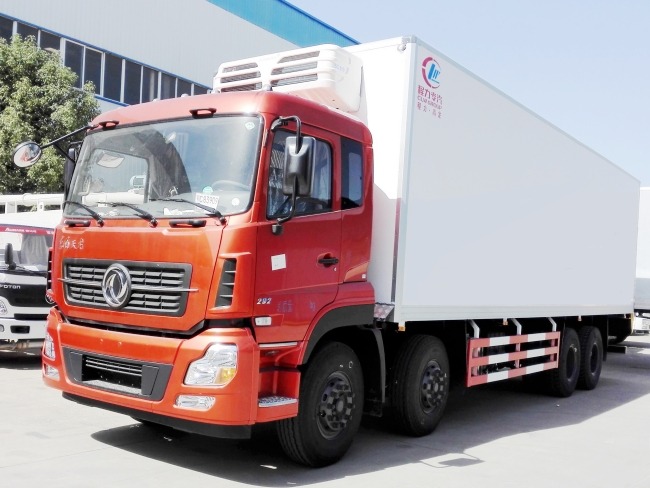 東風(fēng)天龍前四后八9.6米冷藏車