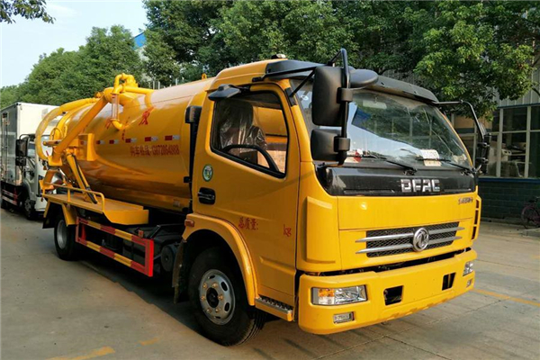 吸污“神器”東風吸污車出動化解群眾煩心事