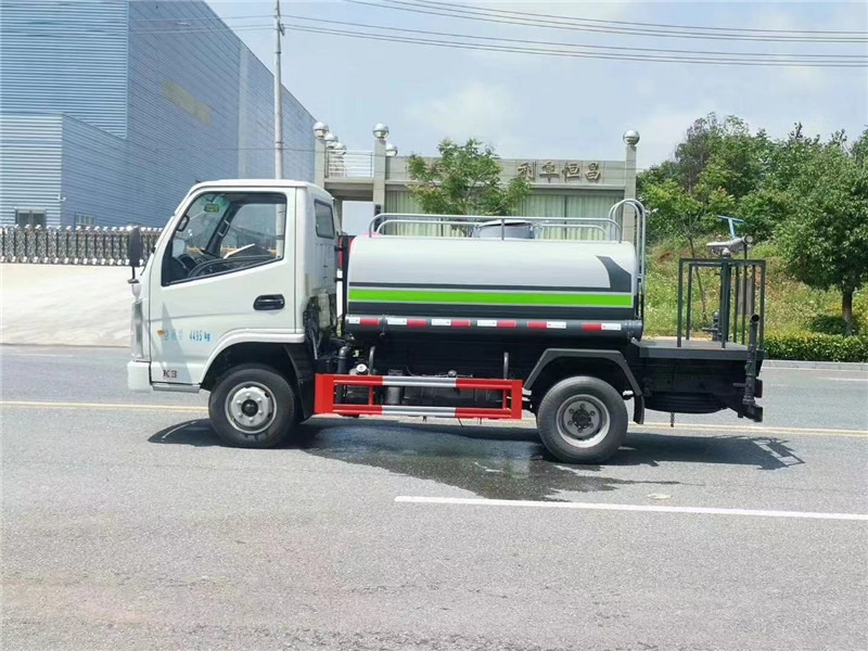 今日特價：藍牌凱馬柴油版3方灑水車6.68萬起