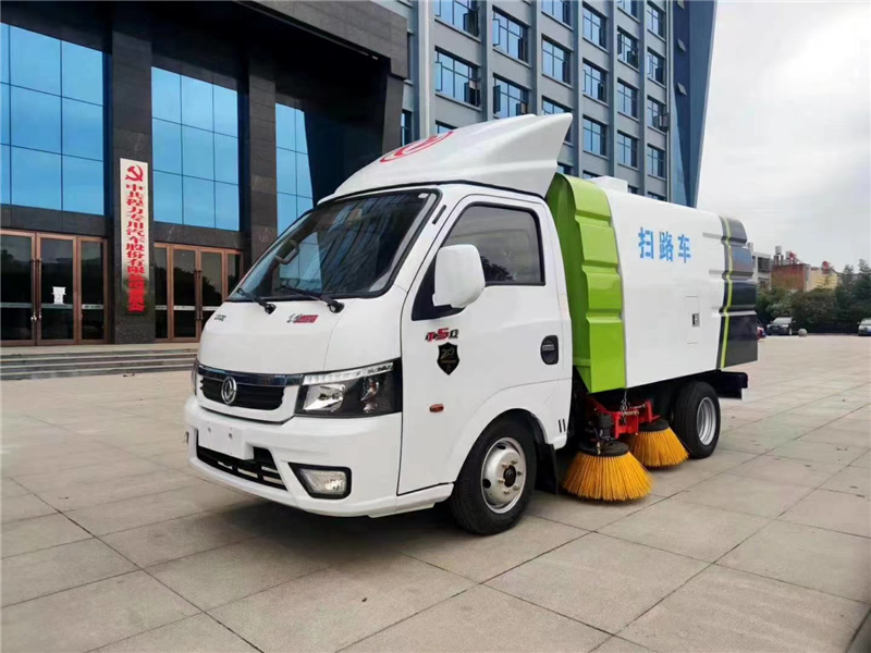 東風途逸掃路車物業，小區環衛首選車身比較小巧靈活，純電動、汽油、柴油三種動力可供選擇