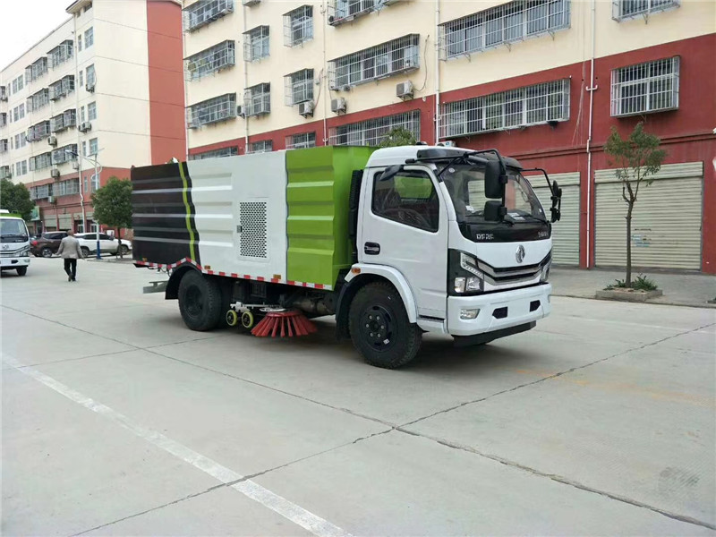 東風天錦掃路車洗掃車能適應不同道路表面的清掃要求，屬國內首創