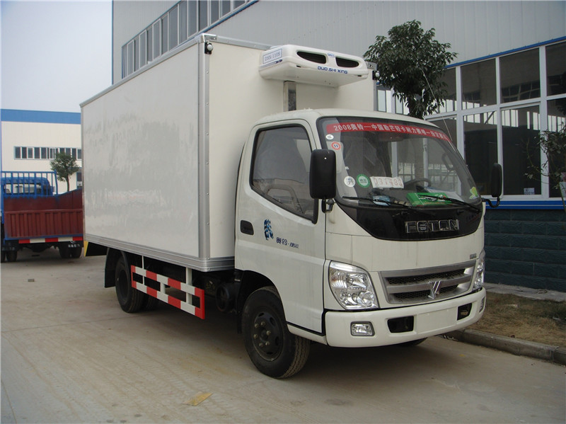 東風(fēng)多利卡冷藏車可用來運(yùn)輸冷凍或保鮮的貨物的冷藏專用運(yùn)輸車