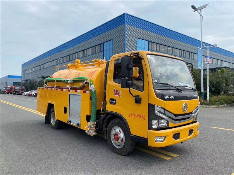 東風天錦環衛清洗吸污車通過高壓水射生的壓力，打開阻塞管道