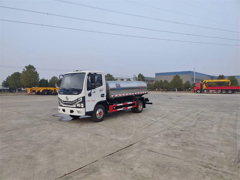 山泉飲用水運輸車罐體免漆，亮晶晶