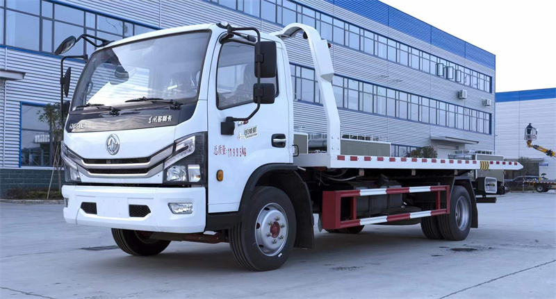 東風多利卡D8黃牌一拖二清障車