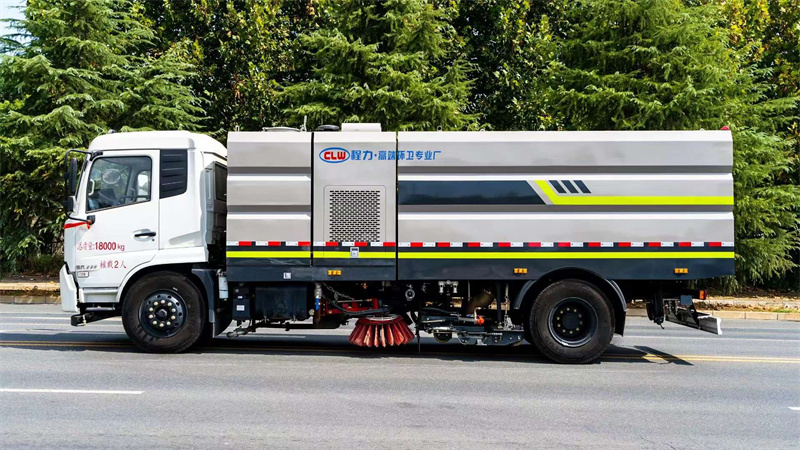 行業首創程力單發洗掃車五大優勢