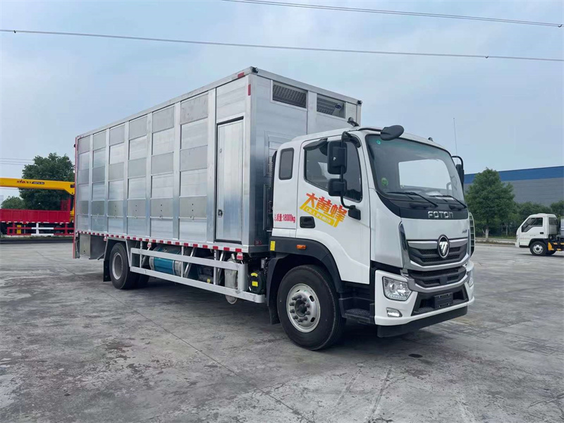 福田奧鈴單橋7.7米畜禽運(yùn)輸車