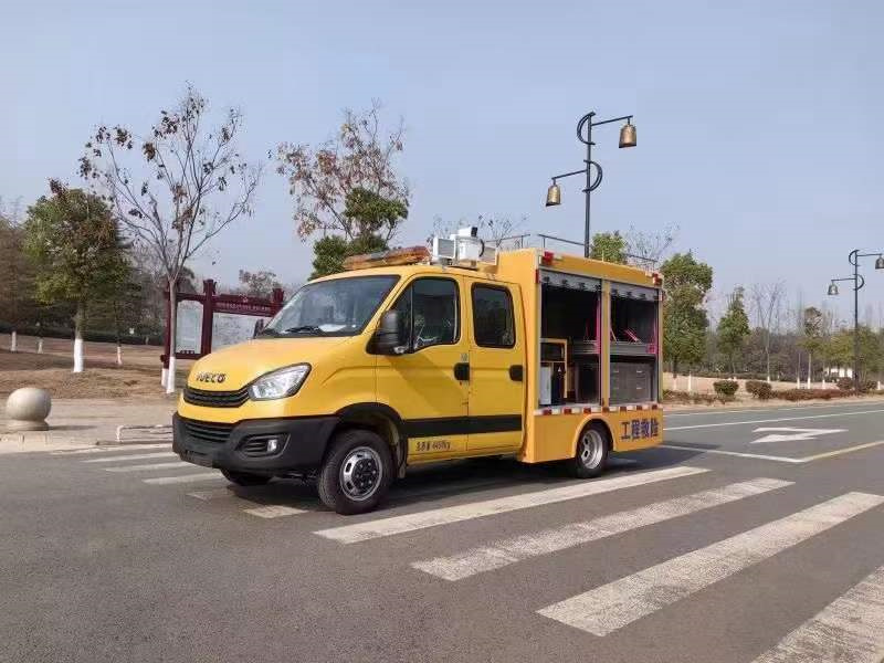 依維柯工程救險(xiǎn)車